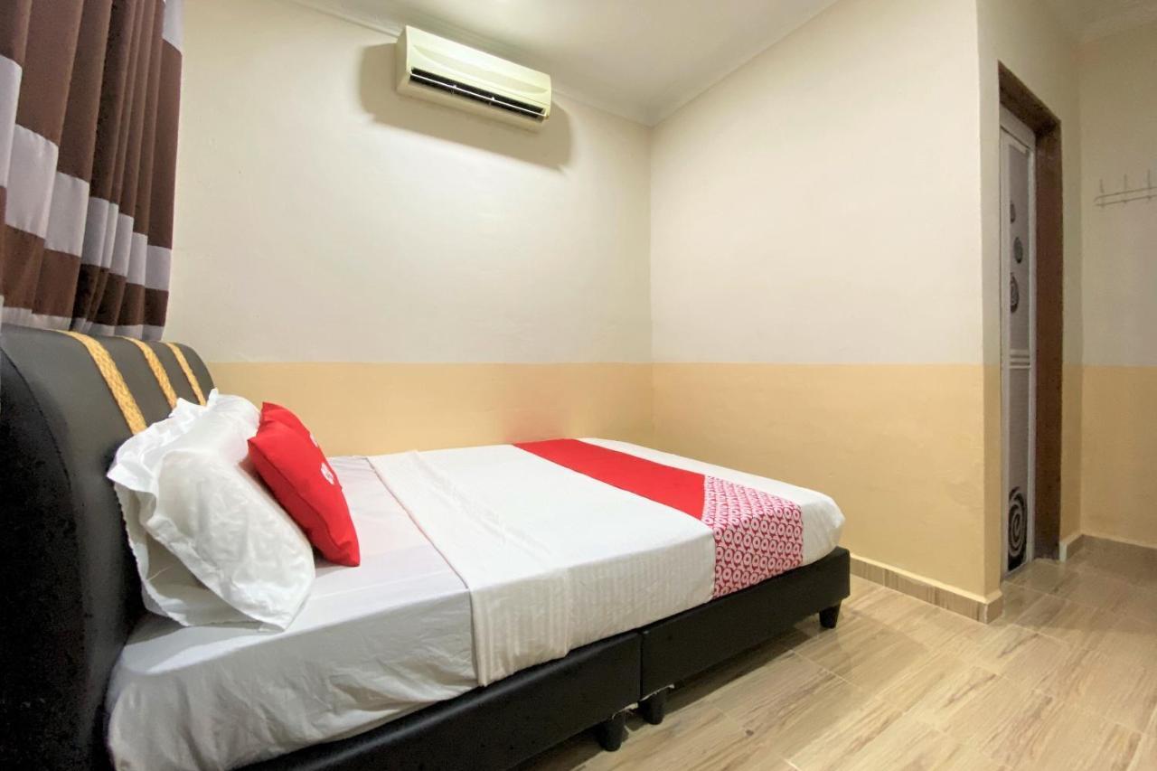 Oyo 90205 Bayu Sintok Motel Changlun Exteriör bild