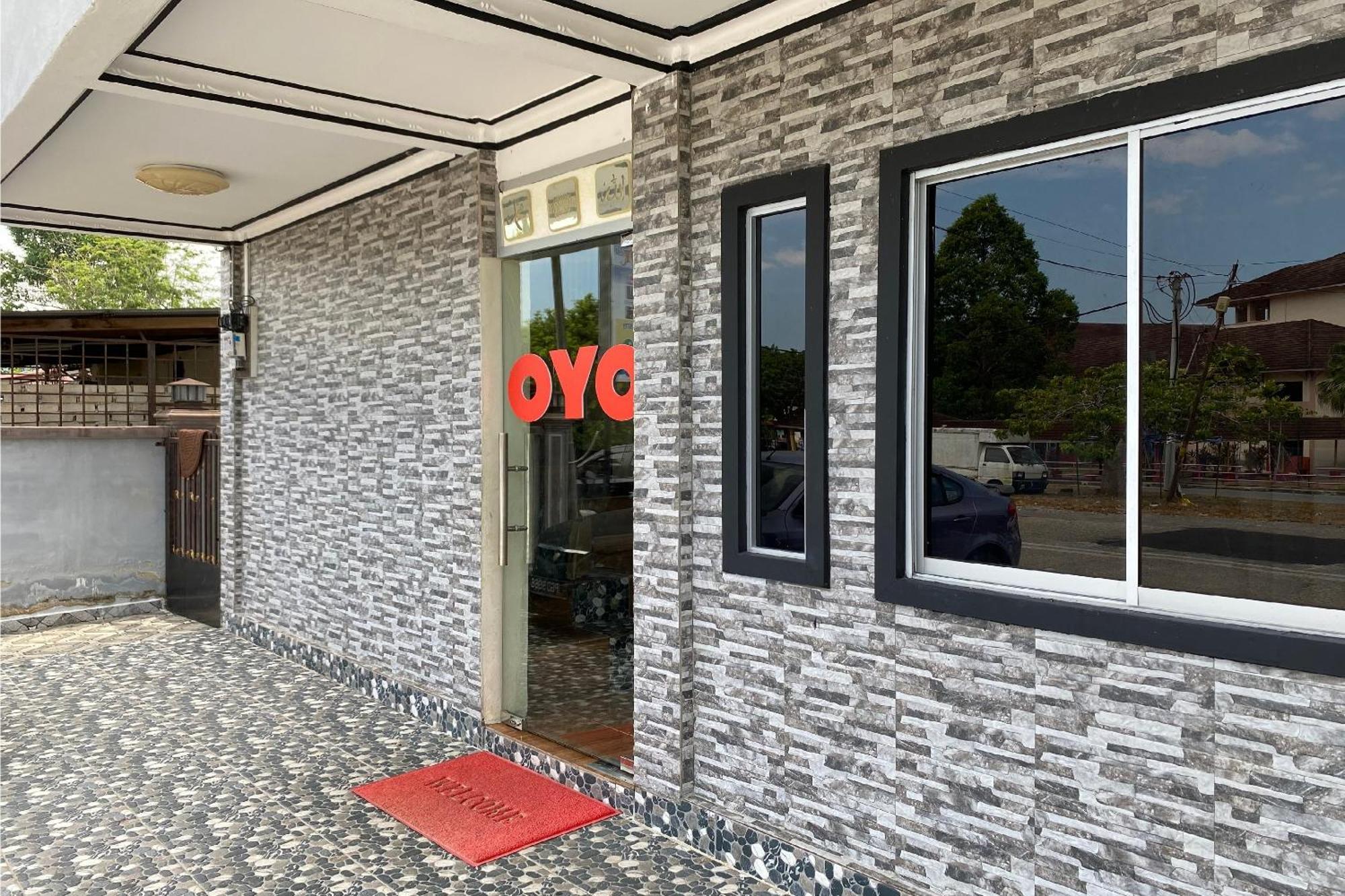 Oyo 90205 Bayu Sintok Motel Changlun Exteriör bild